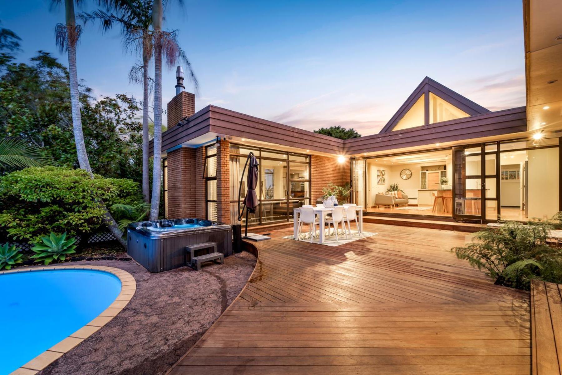 Entire House With Pool, Spa โอ๊คแลนด์ ภายนอก รูปภาพ