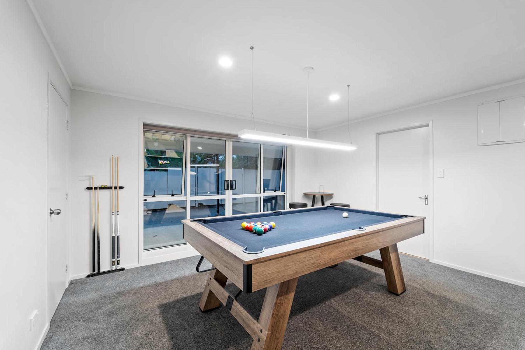 Entire House With Pool, Spa โอ๊คแลนด์ ภายนอก รูปภาพ